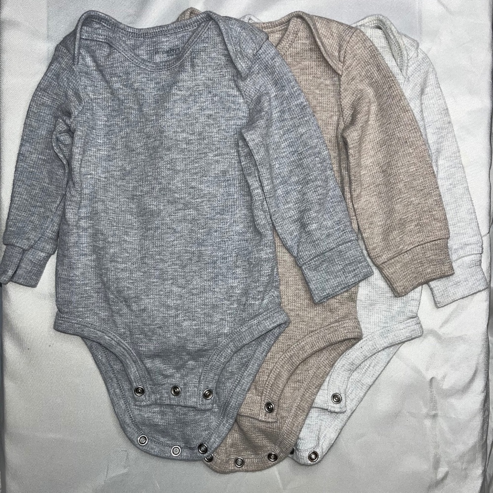 Carters thermal long sleeve bodysuits 3-6 months